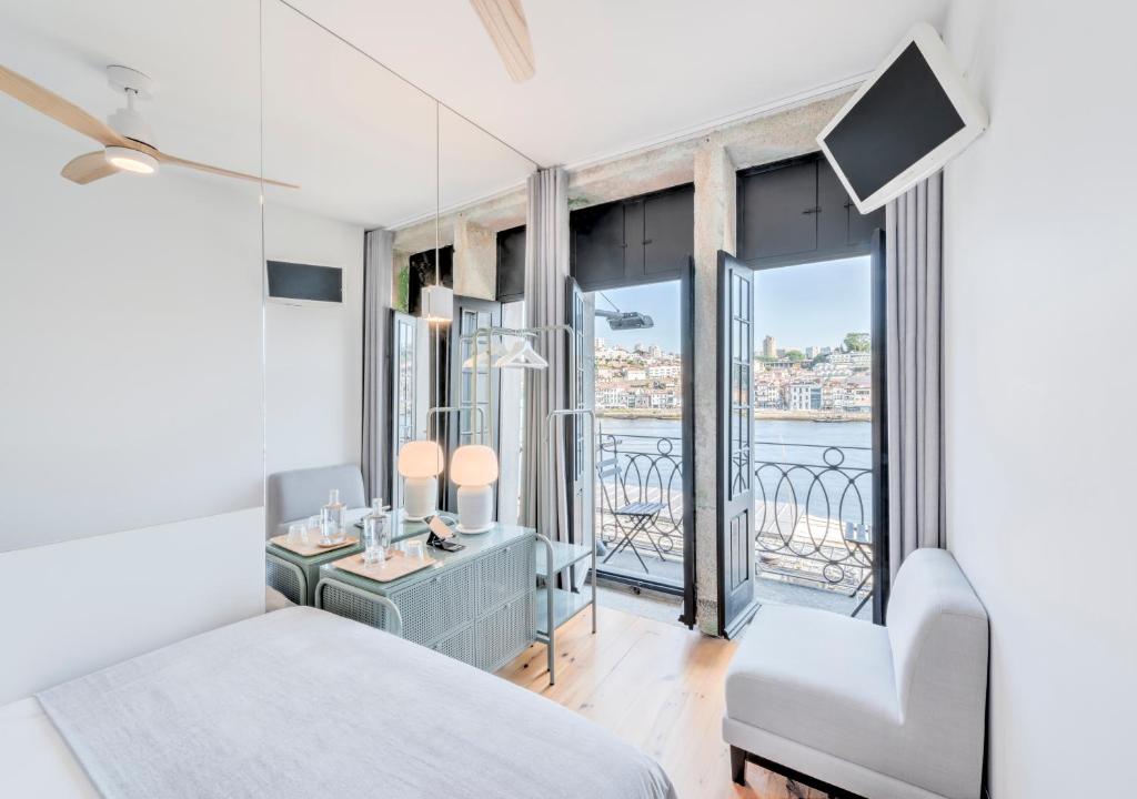 Porto Street Fonte Taurina - Riverfront Suites 