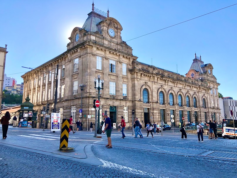 Porto São Bento Station